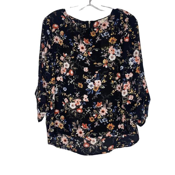 Hippie Rose Black Floral Roll Tab Sleeve Top Blouse Medium NWT - Picture 2 of 6